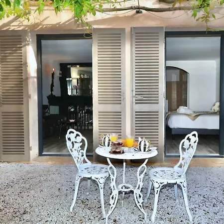 Saint Tropez Centre , Suite La Bravade Pour 4 Сен-Тропе
